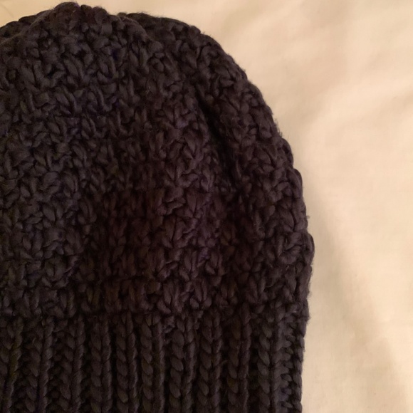 NIKE Women Black Knitted Beanie - Picture 3 of 7